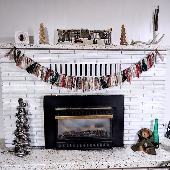 Holiday Ribbon Garland - Picture 3 of 3